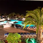 Hl Rio מלון